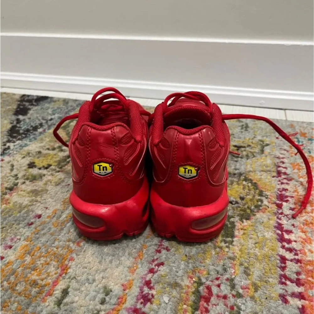 Nike Red Low-Top Mesh Sneakers - Picture 3 of 4